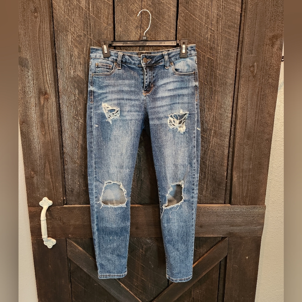 Celebrity Pink distressed jeans